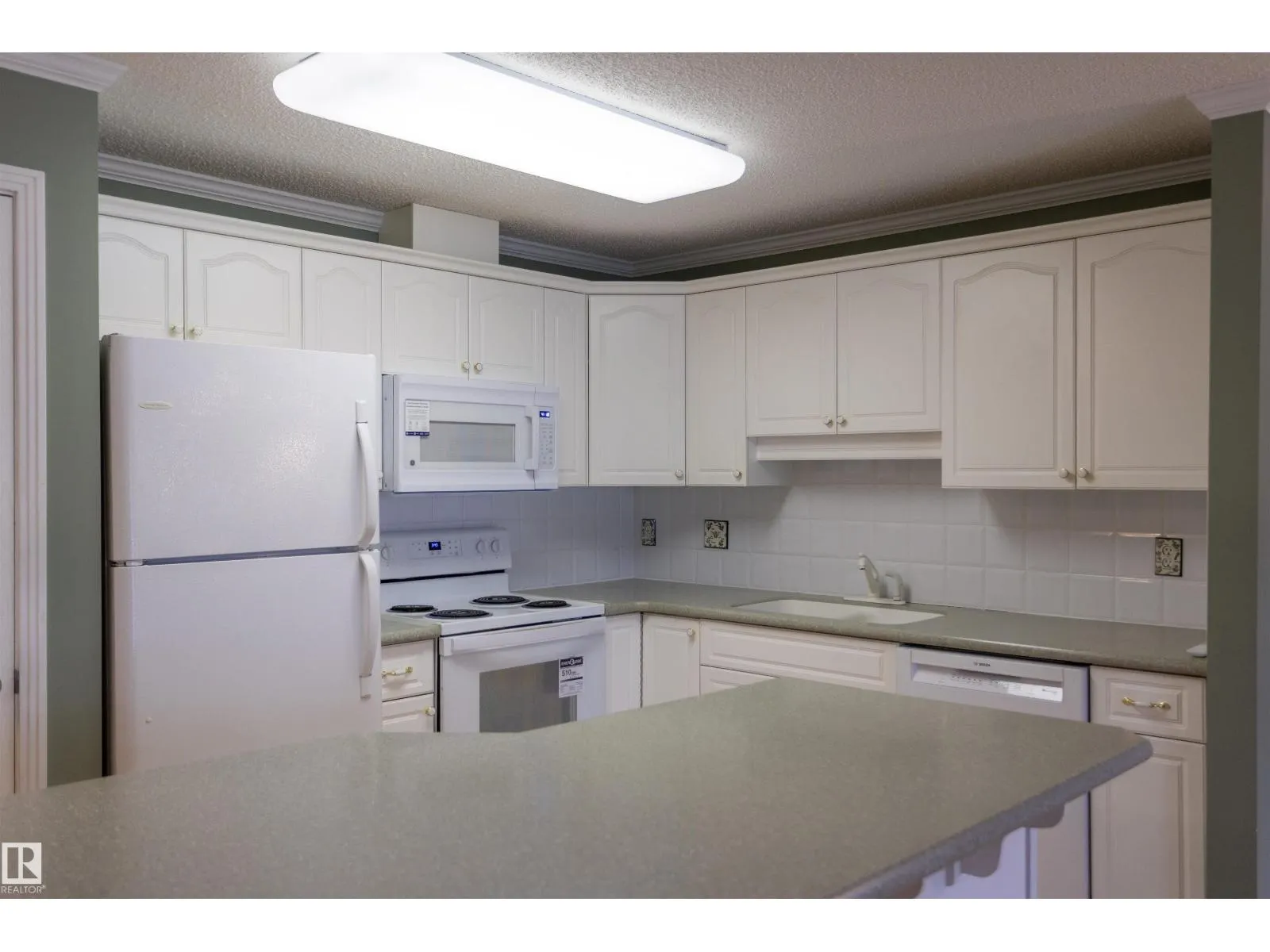 #204 2420 108 ST NW