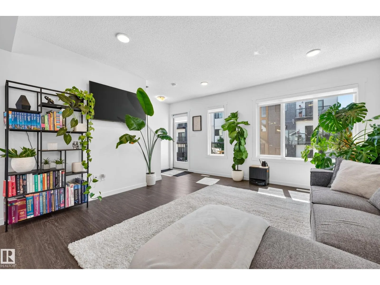 #13 850 Secord BV NW