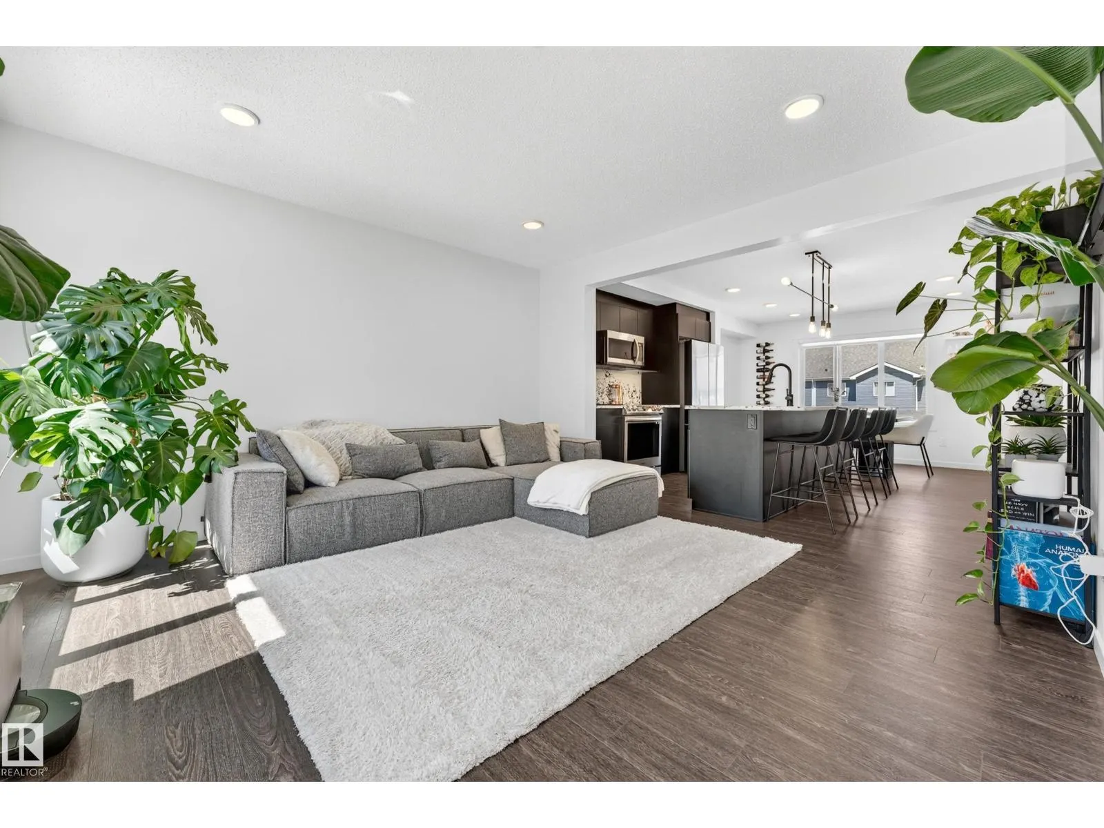 #13 850 Secord BV NW