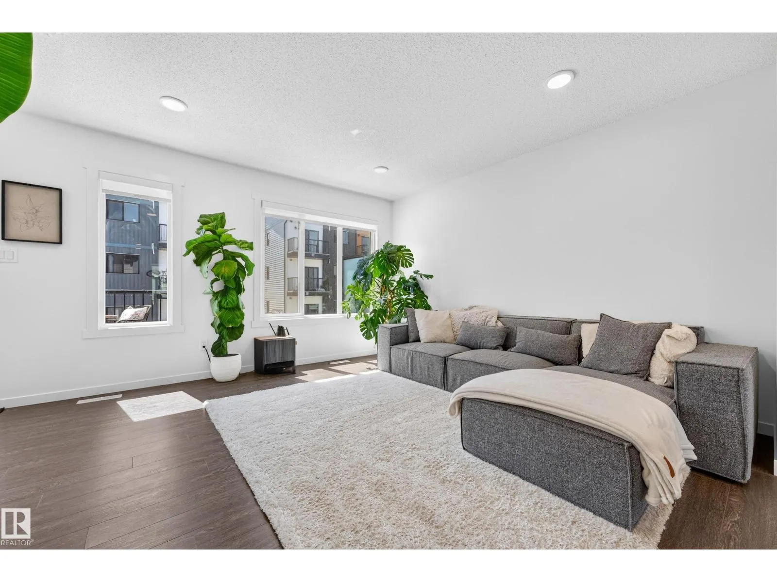 #13 850 Secord BV NW