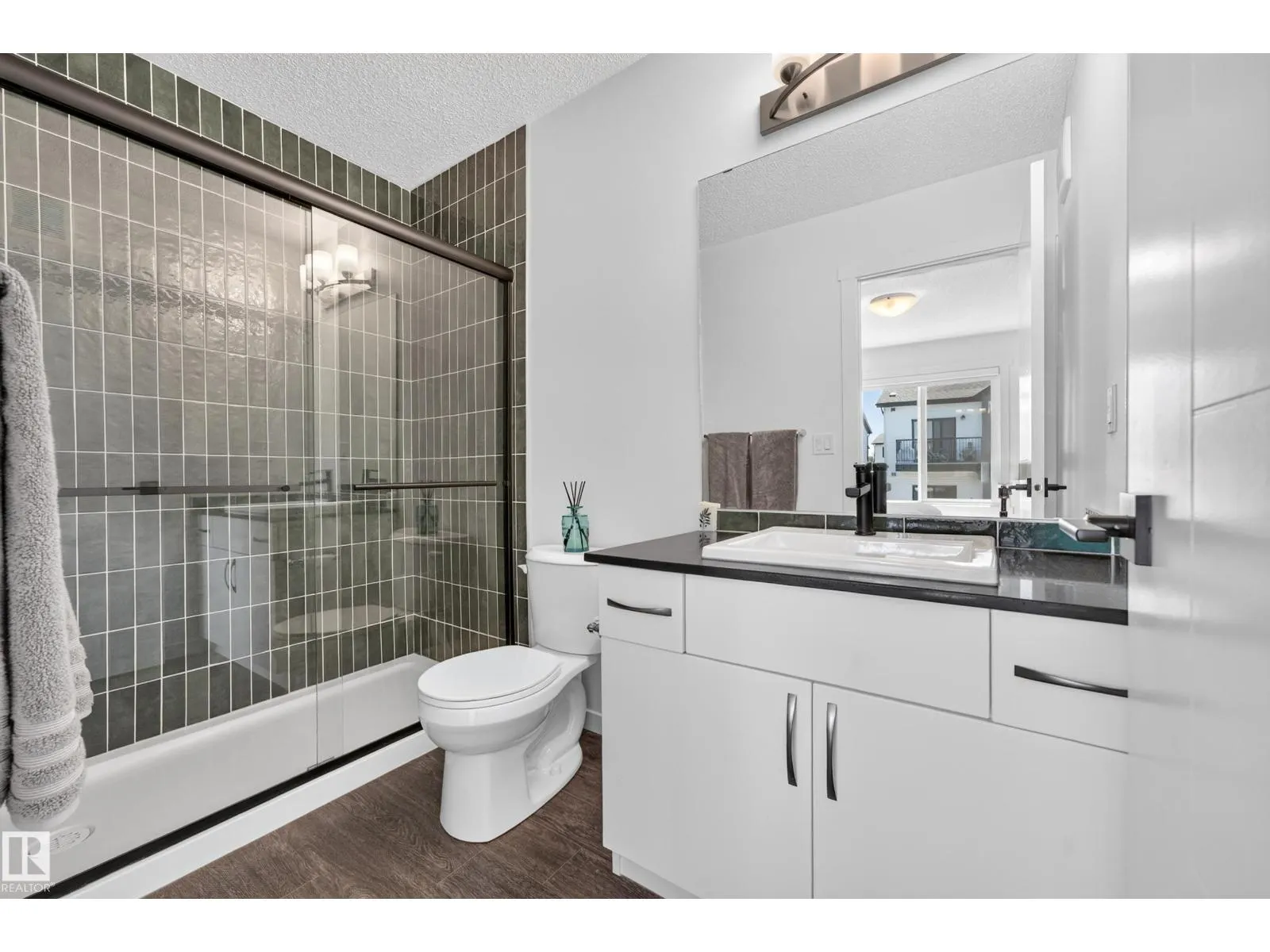 #13 850 Secord BV NW