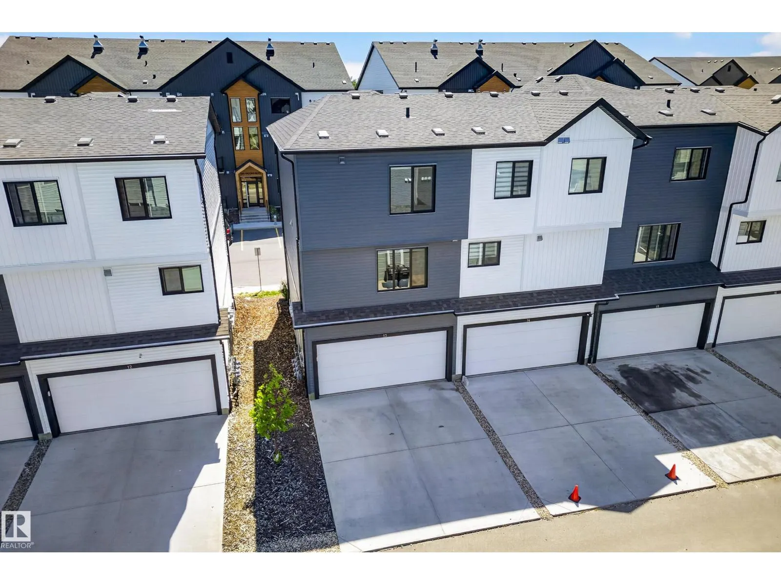 #13 850 Secord BV NW