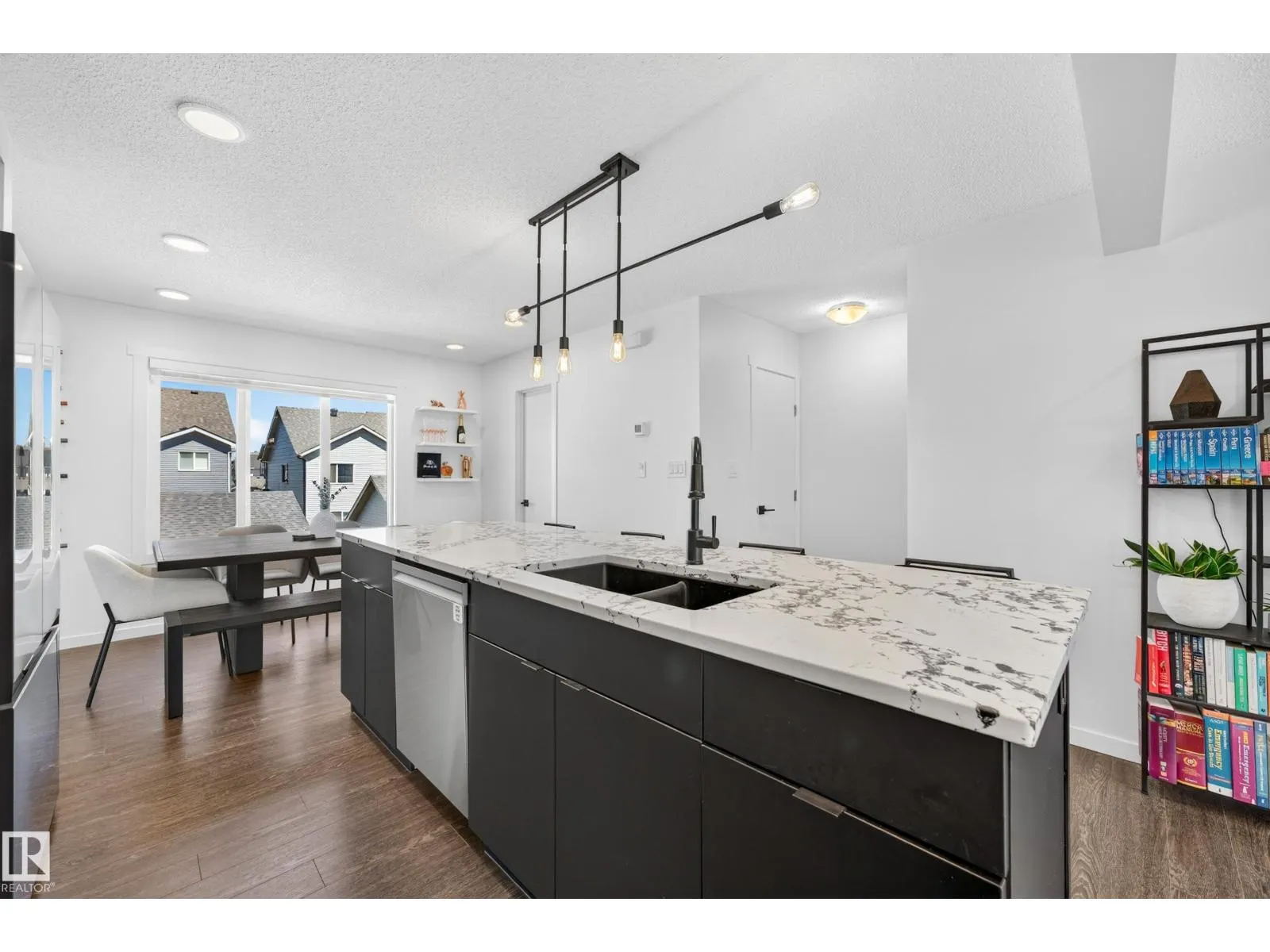#13 850 Secord BV NW