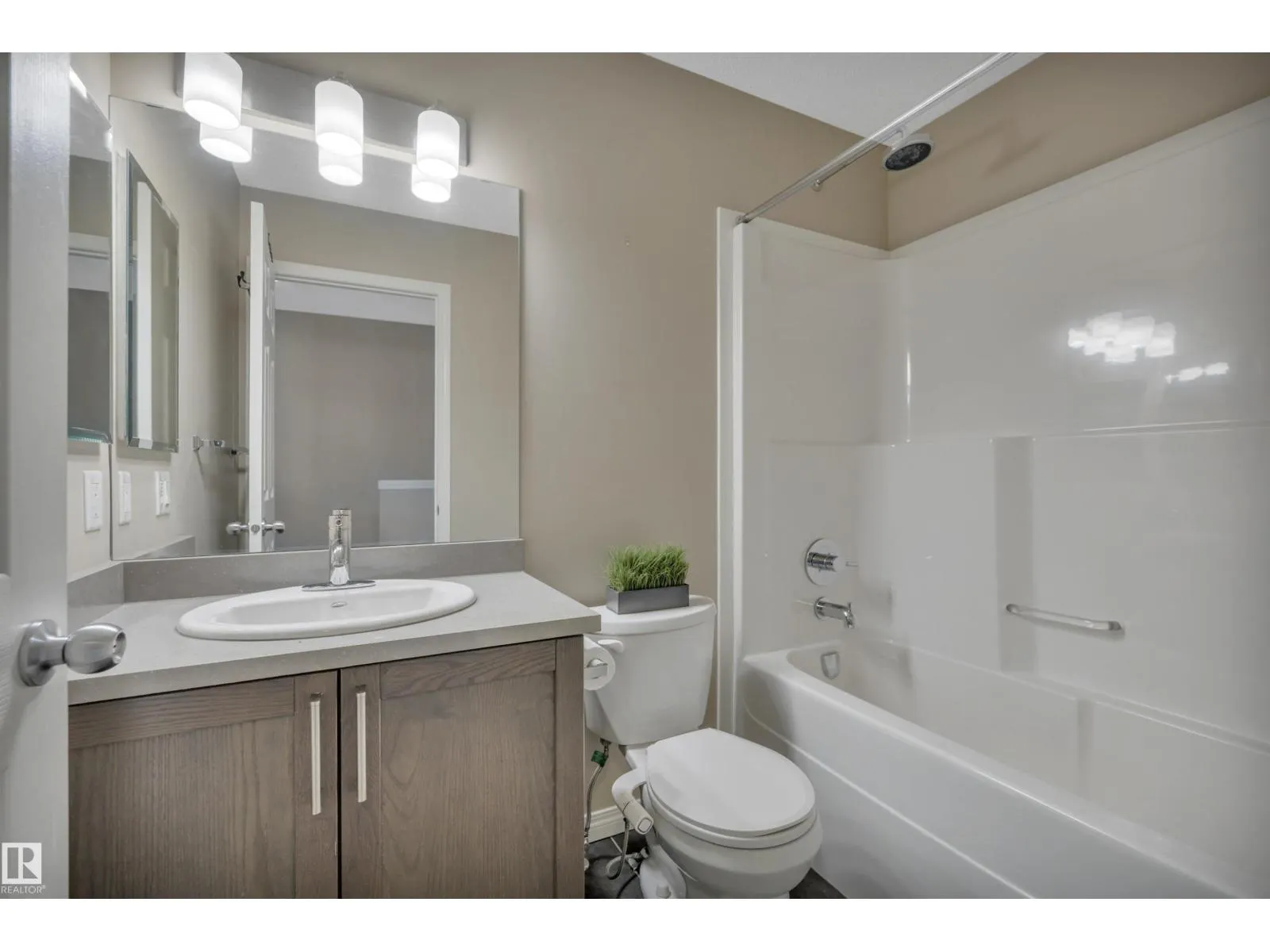 #1 4029 ORCHARDS DR SW