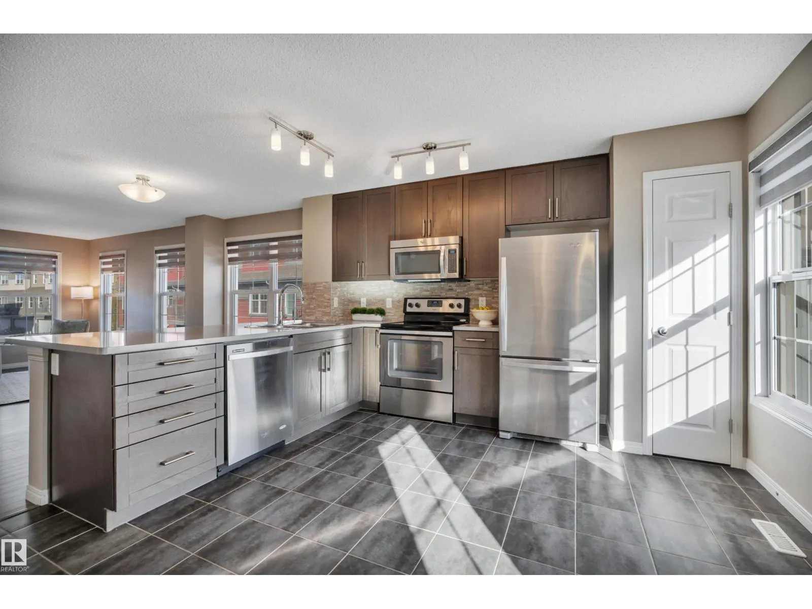 #1 4029 ORCHARDS DR SW