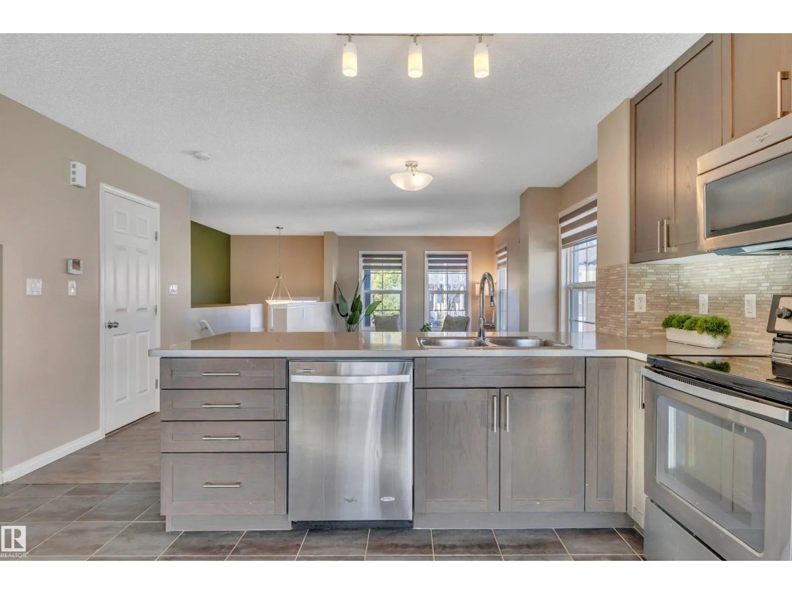 #1 4029 ORCHARDS DR SW