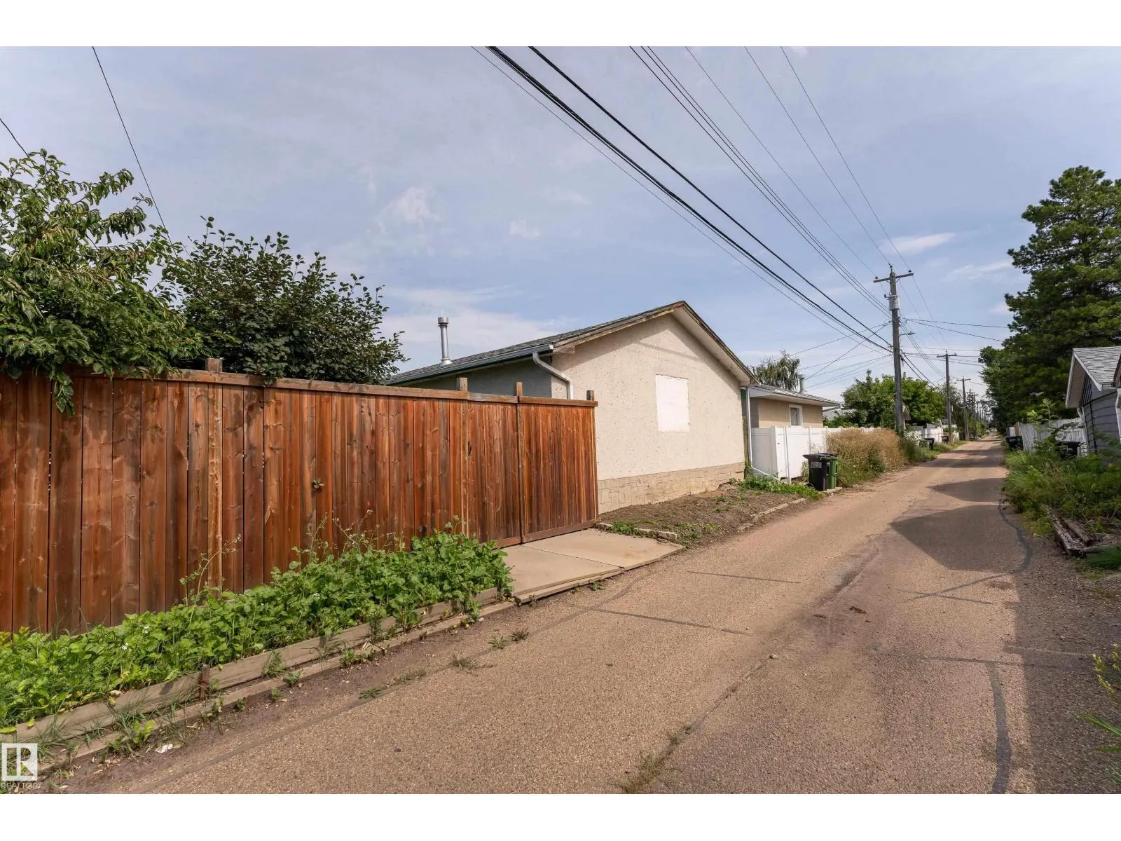 16029 95 AV NW