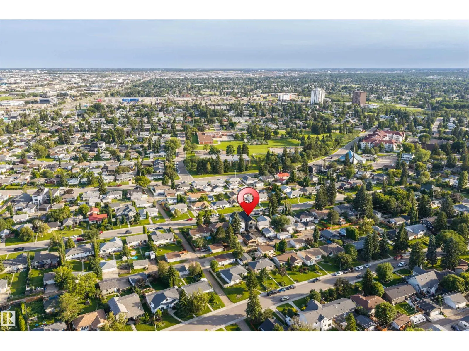5606 105 AV NW