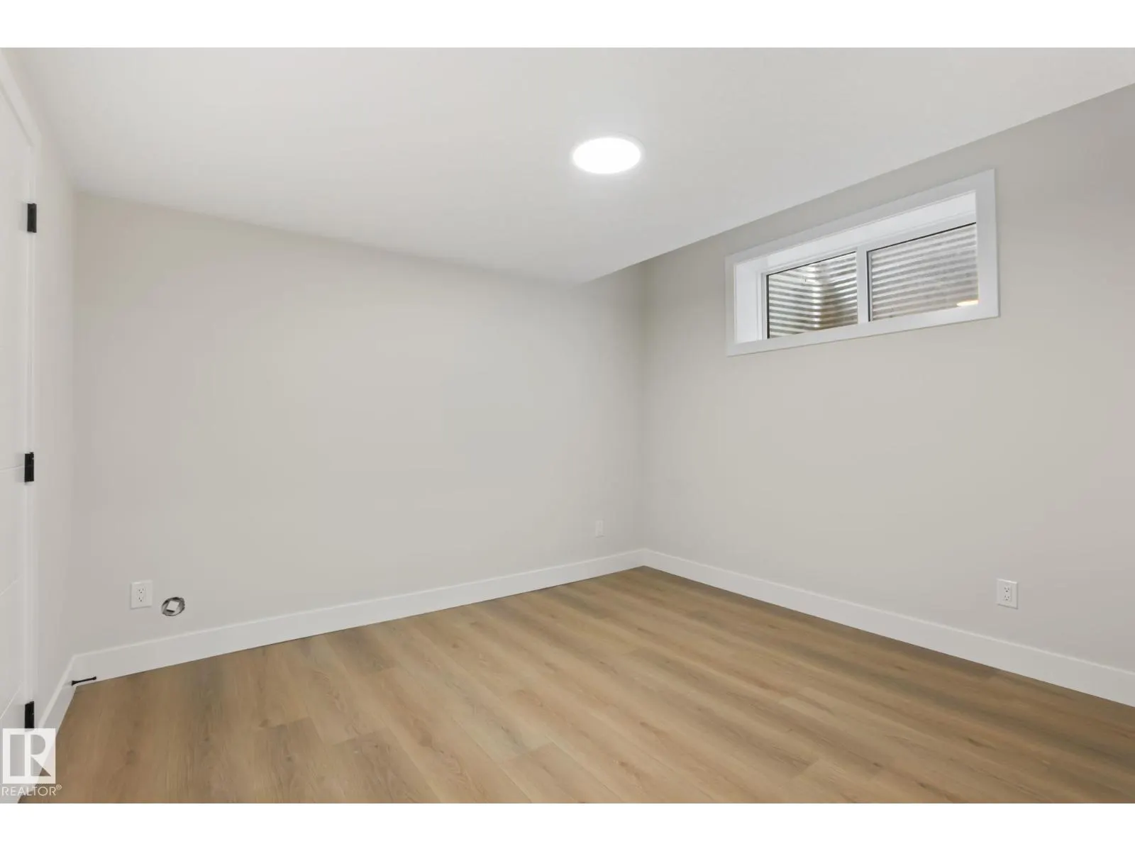 5606 105 AV NW