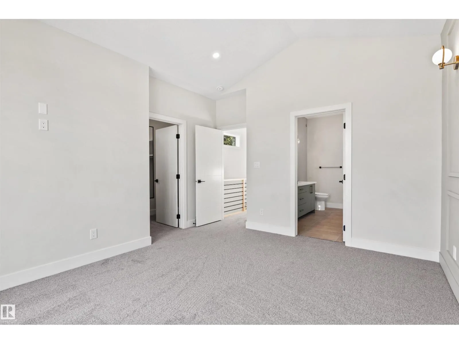 5606 105 AV NW