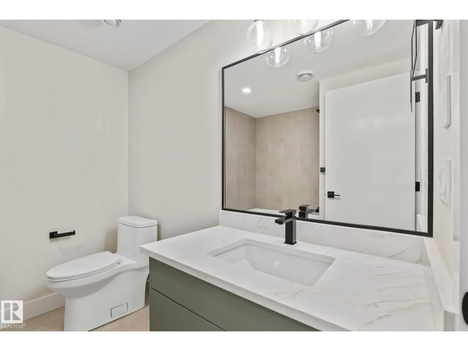 5606 105 AV NW