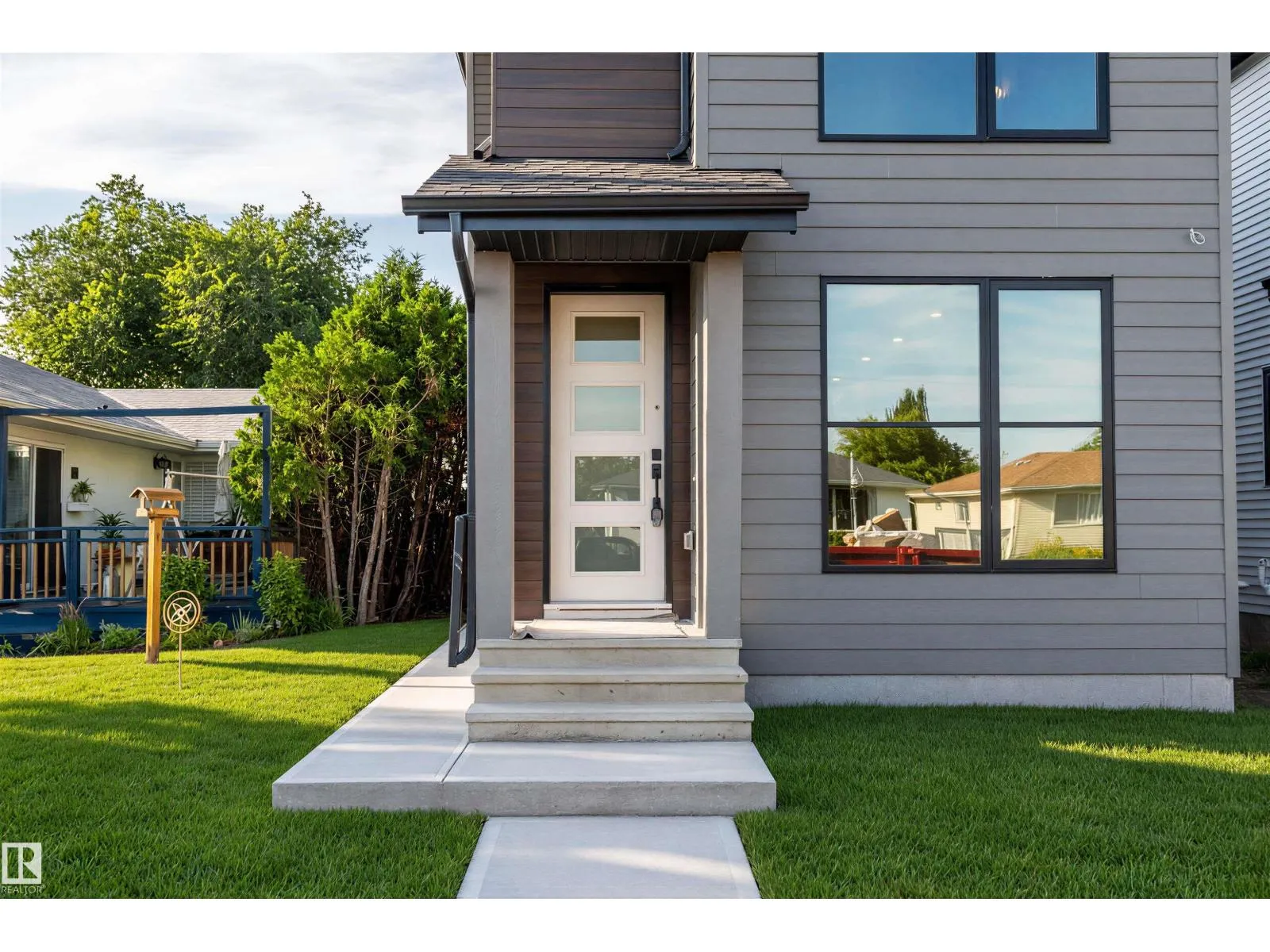 5606 105 AV NW