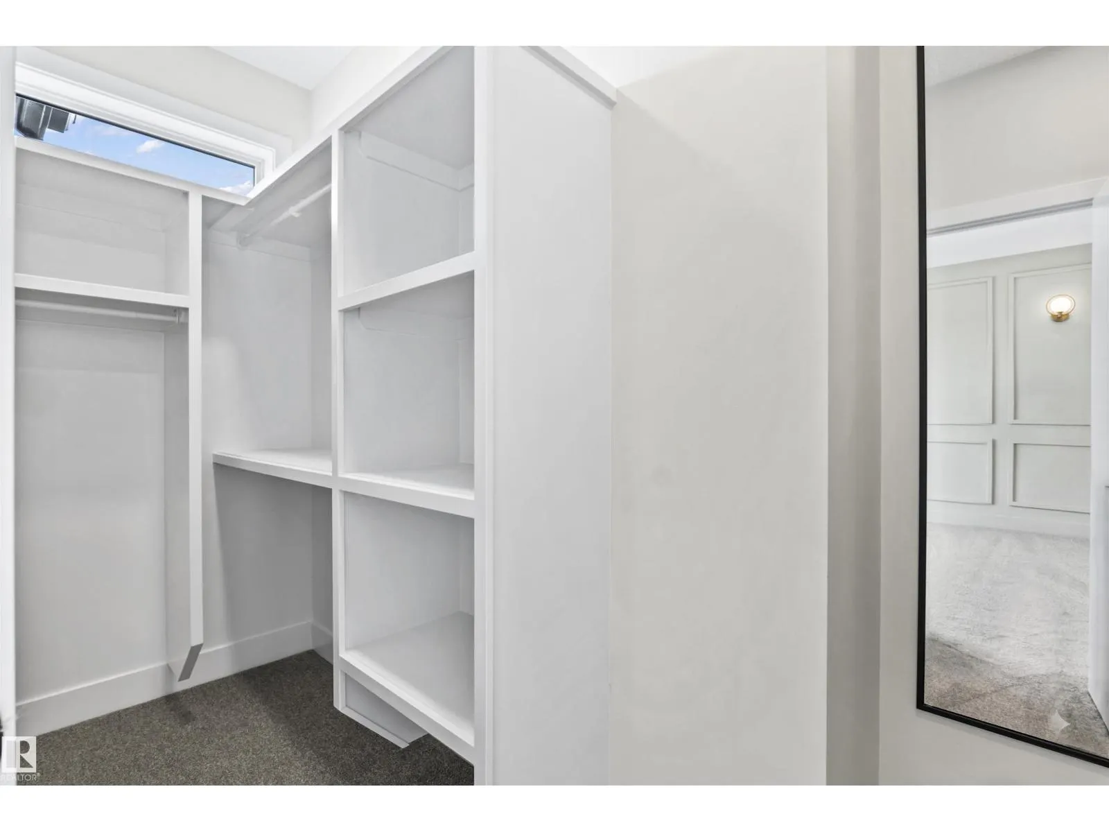 5606 105 AV NW