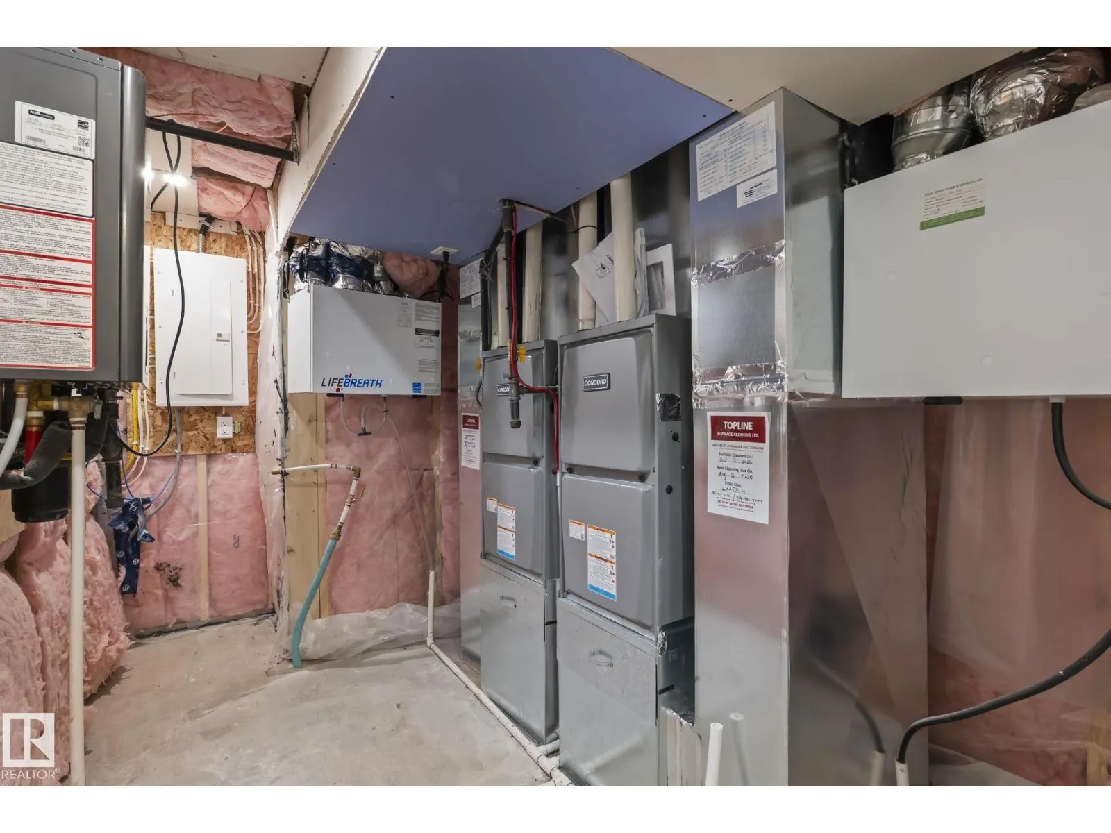 5606 105 AV NW