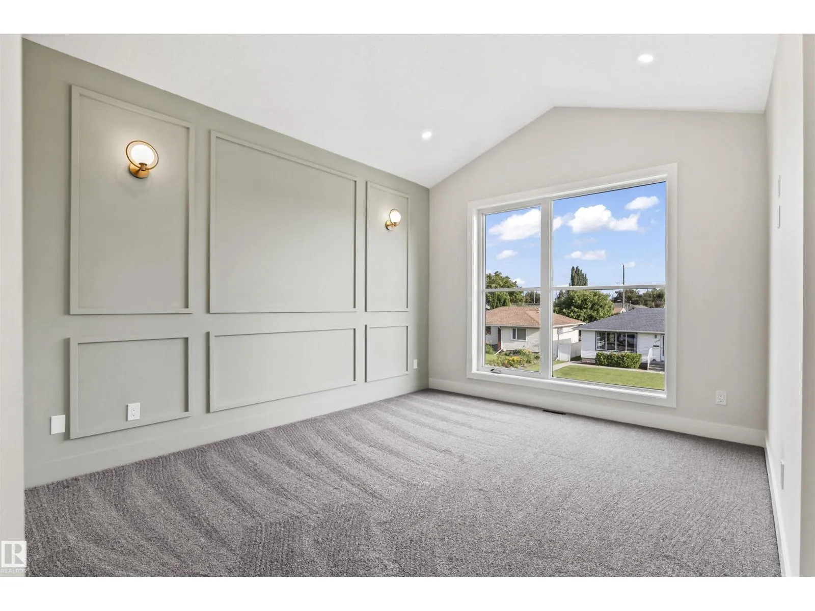 5606 105 AV NW