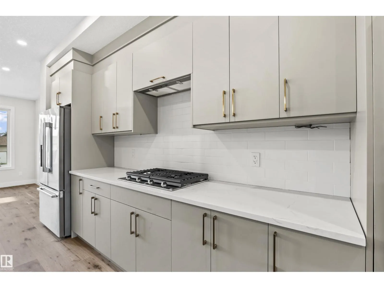 5606 105 AV NW