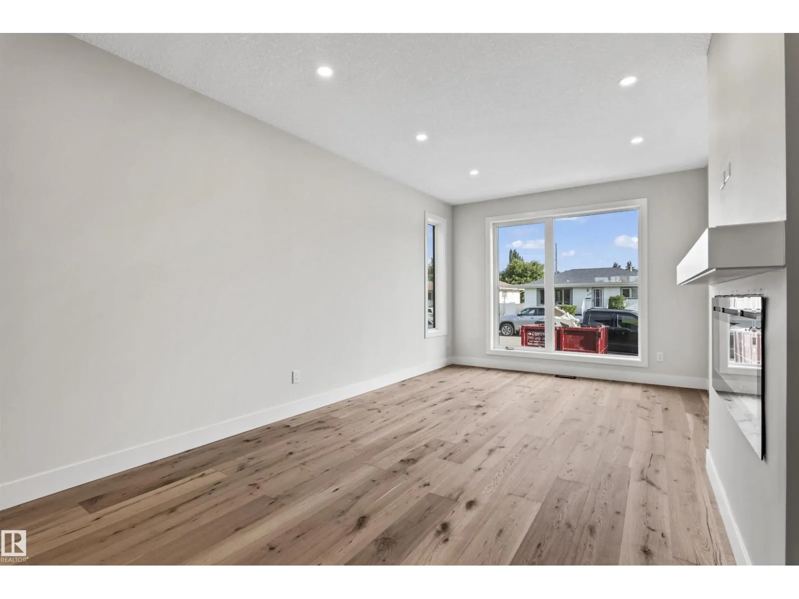 5606 105 AV NW