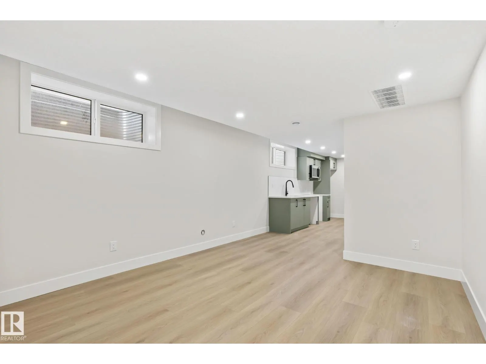 5606 105 AV NW