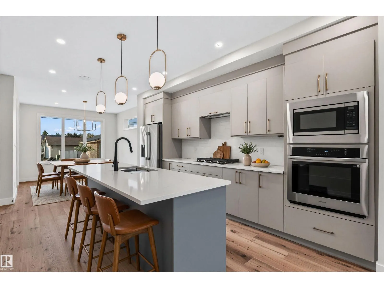 5606 105 AV NW