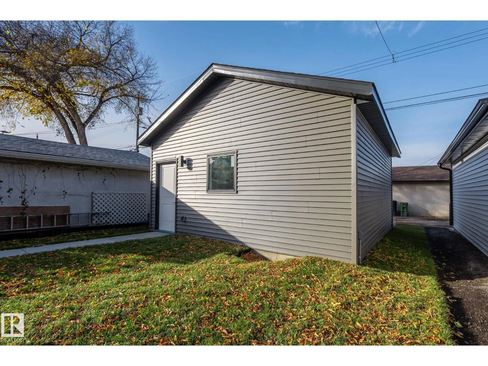 5606 105 AV NW