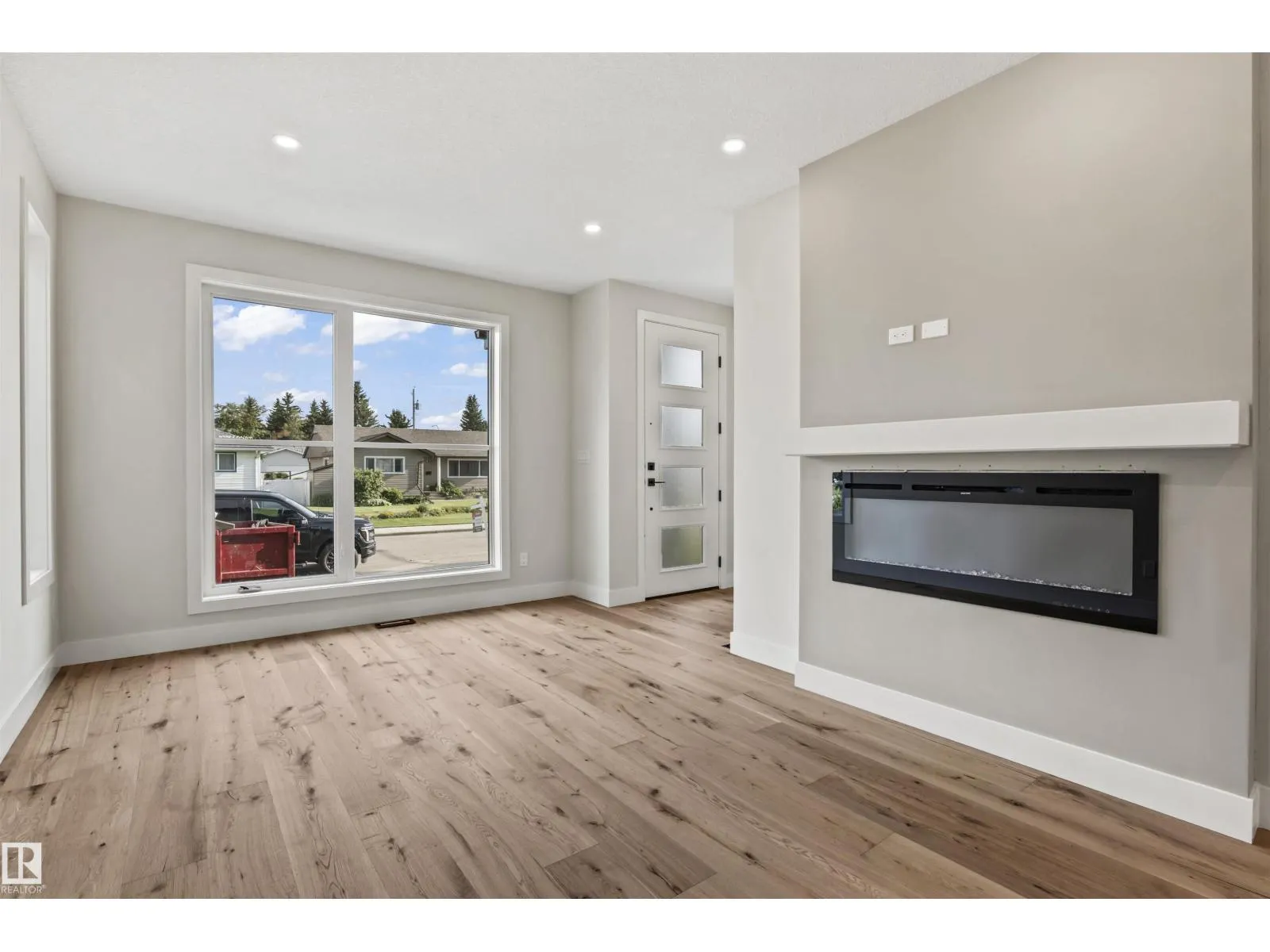5606 105 AV NW