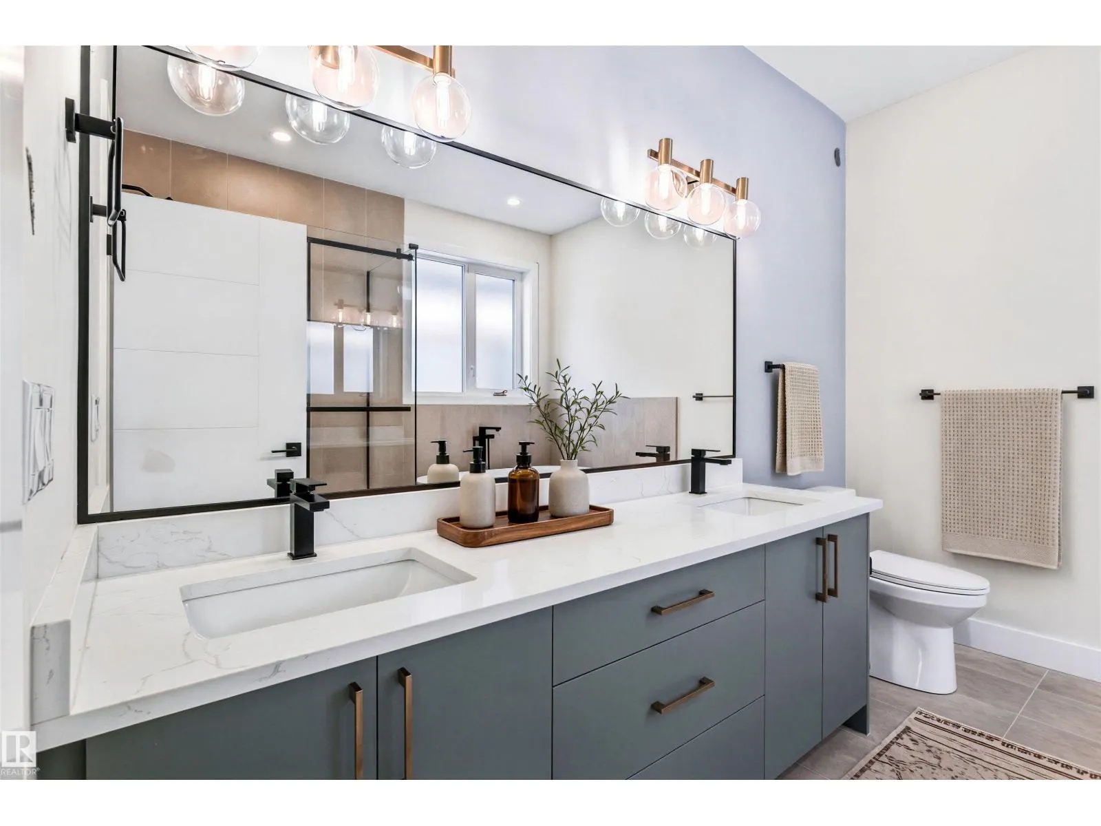 5606 105 AV NW