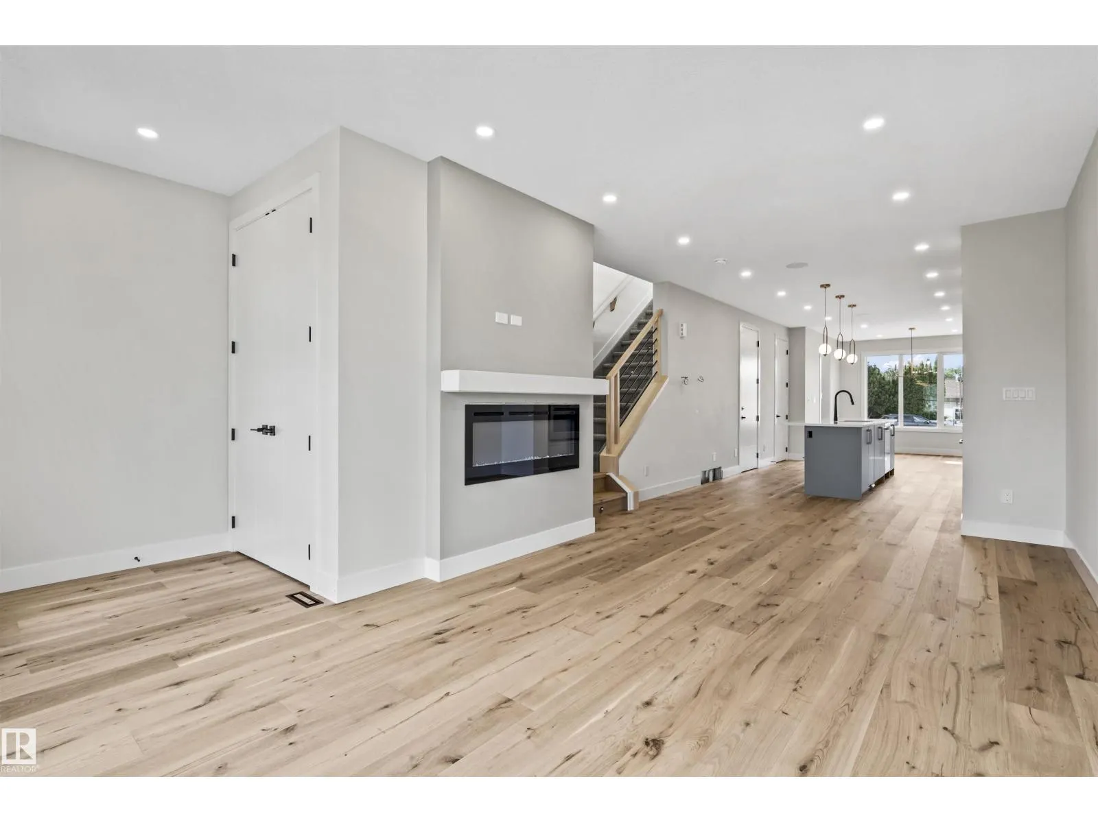 5606 105 AV NW