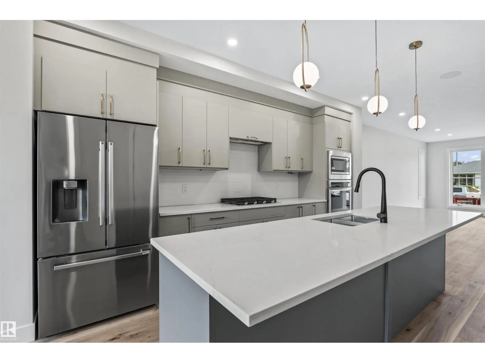 5606 105 AV NW