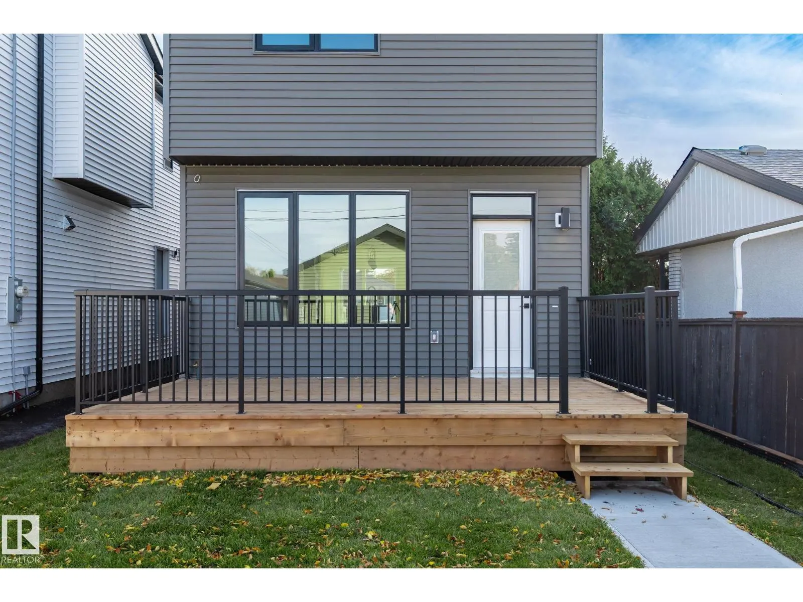 5606 105 AV NW