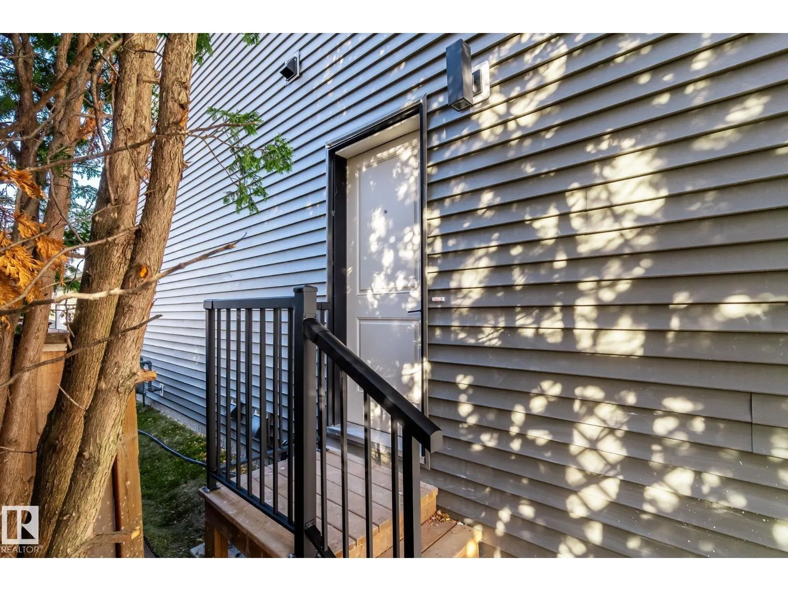 5606 105 AV NW