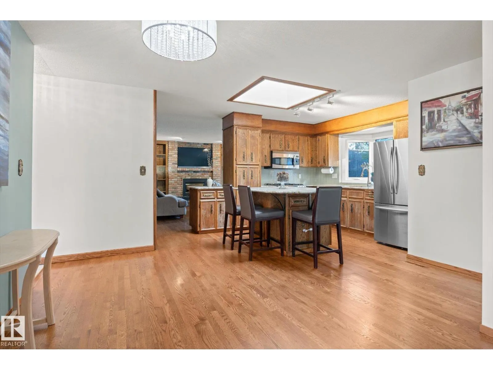11 WOODSTOCK PL