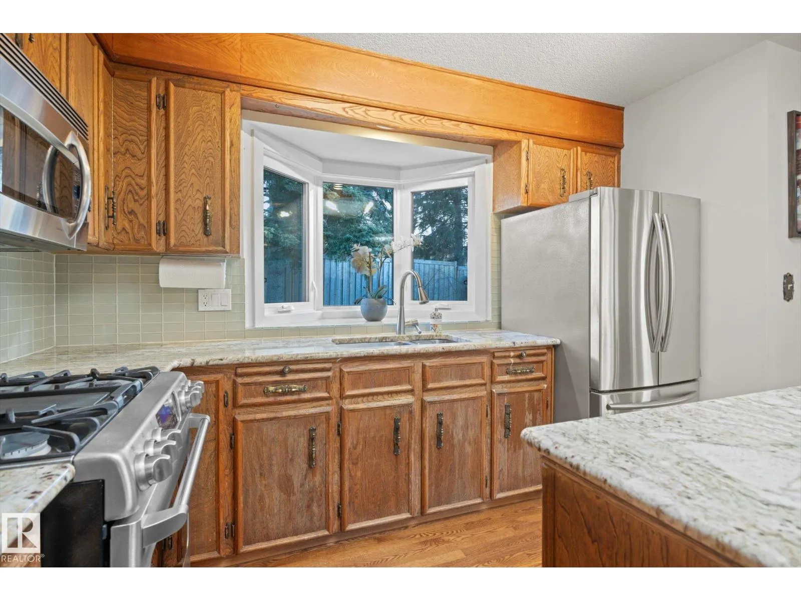 11 WOODSTOCK PL
