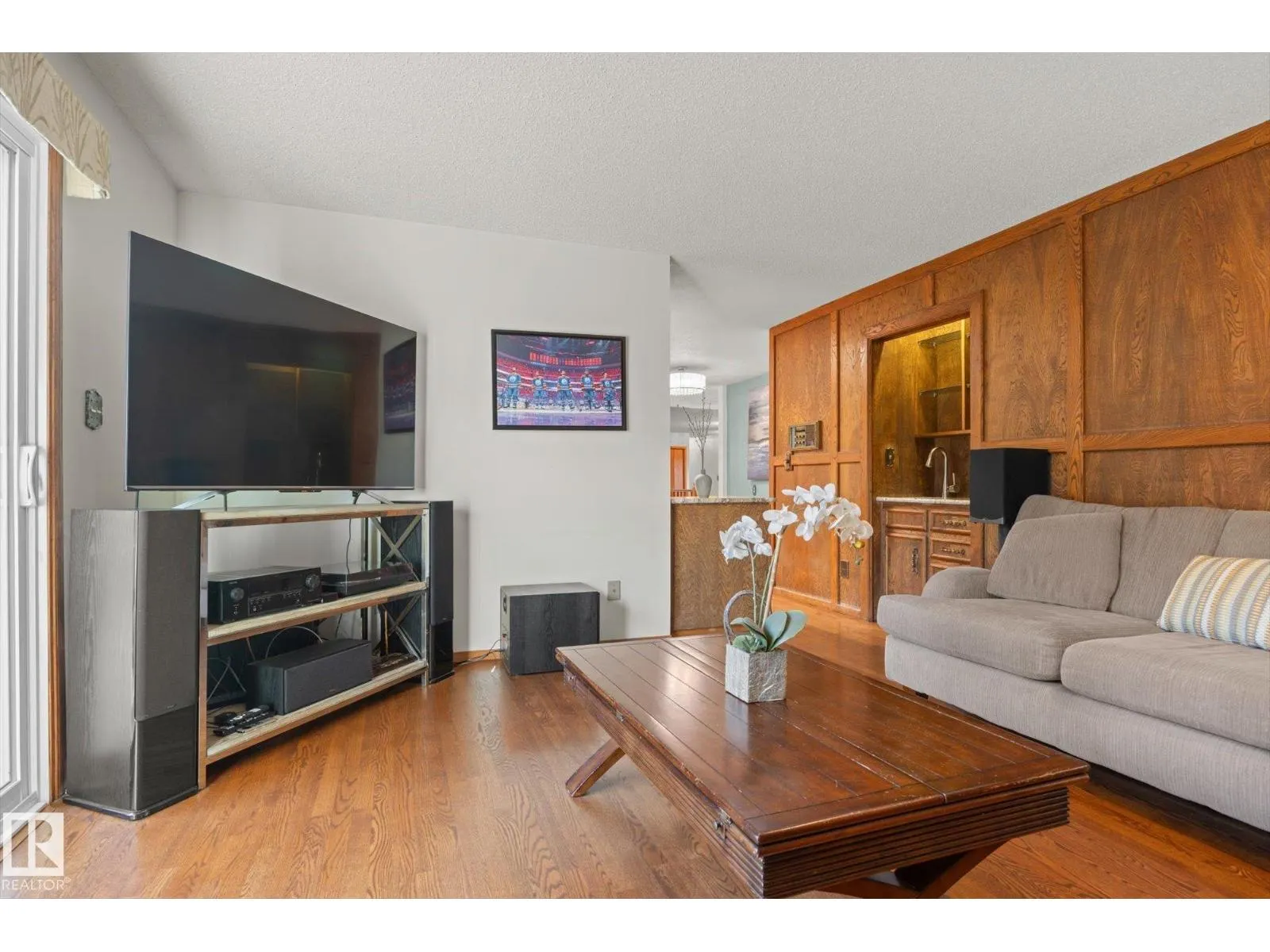 11 WOODSTOCK PL
