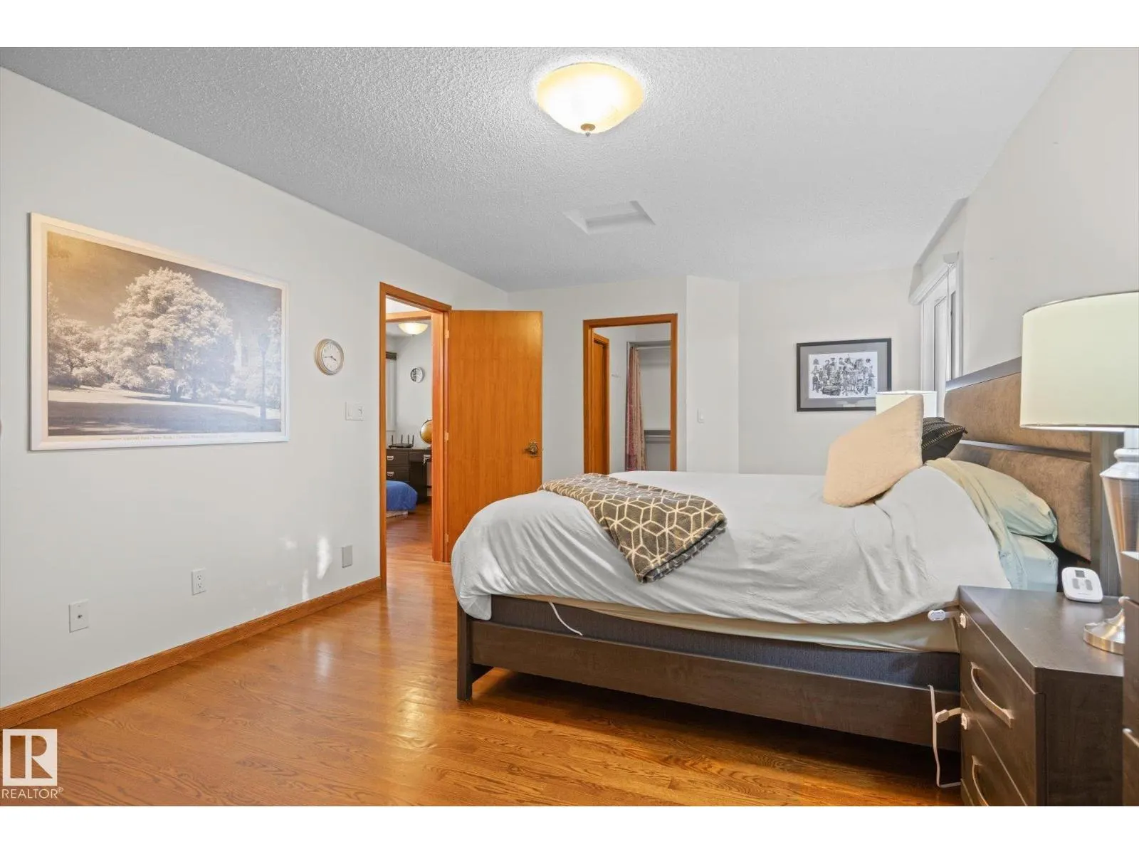 11 WOODSTOCK PL