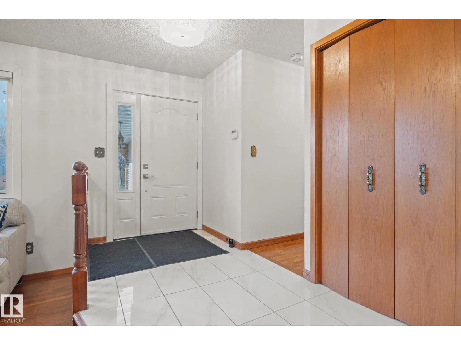 11 WOODSTOCK PL