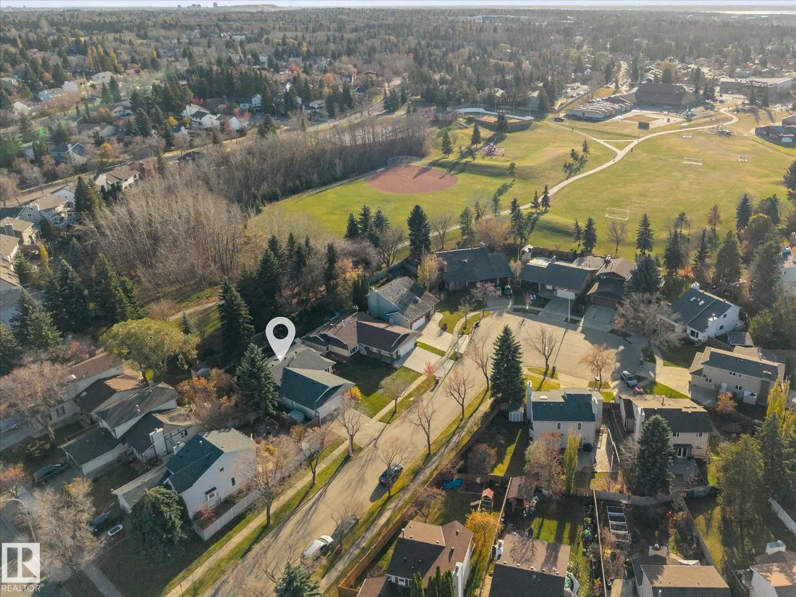 11 WOODSTOCK PL