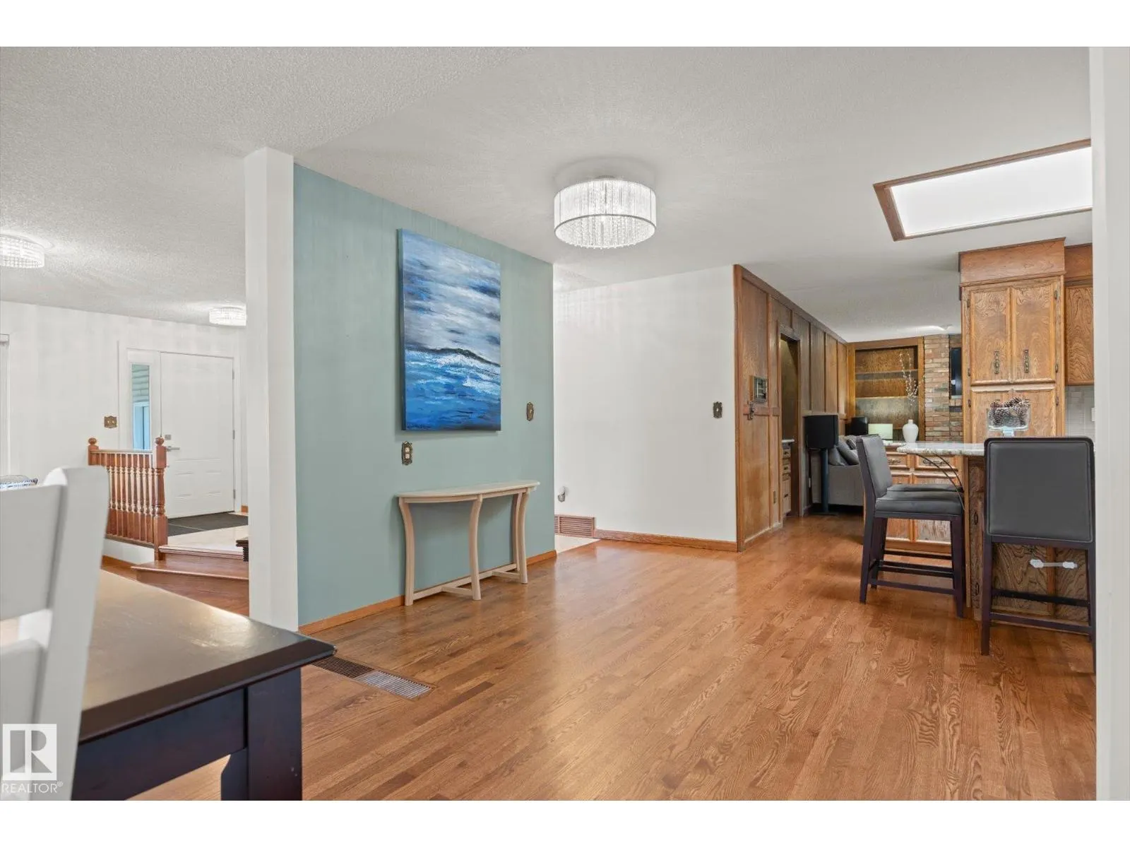 11 WOODSTOCK PL