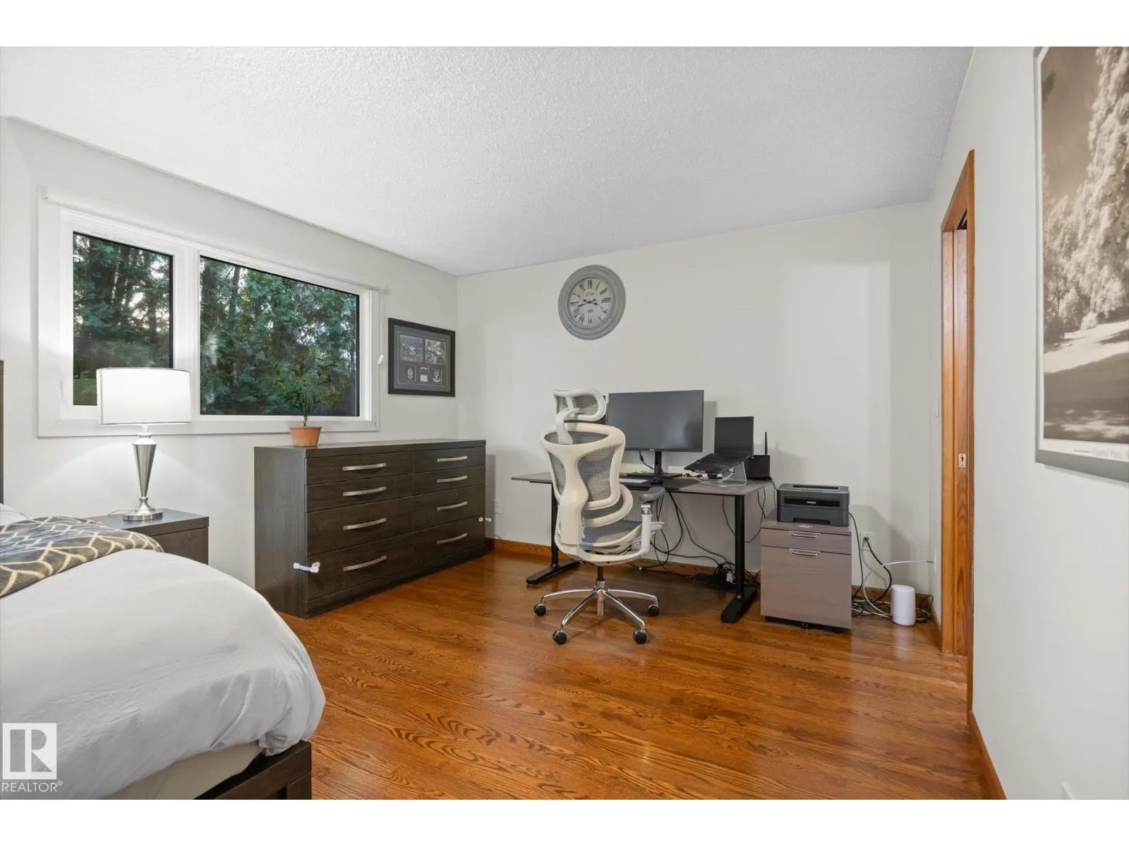 11 WOODSTOCK PL