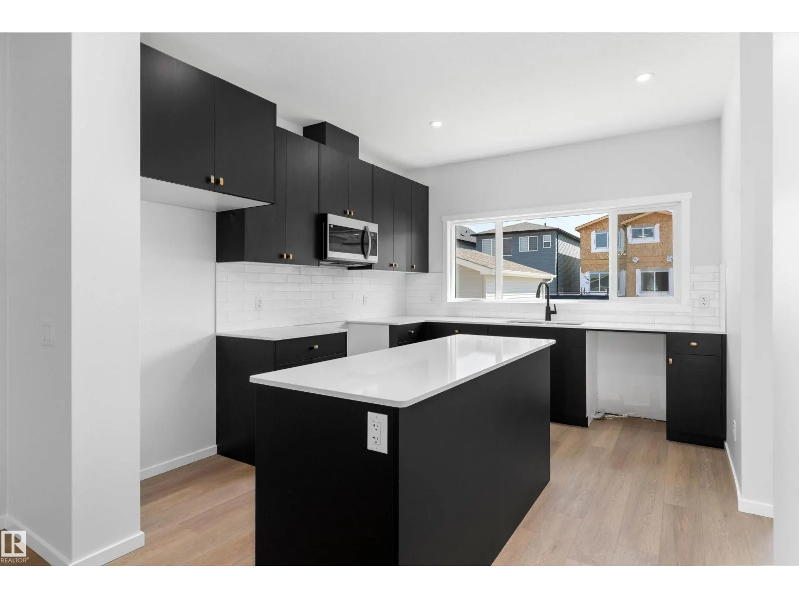 2463 ALCES LI SW