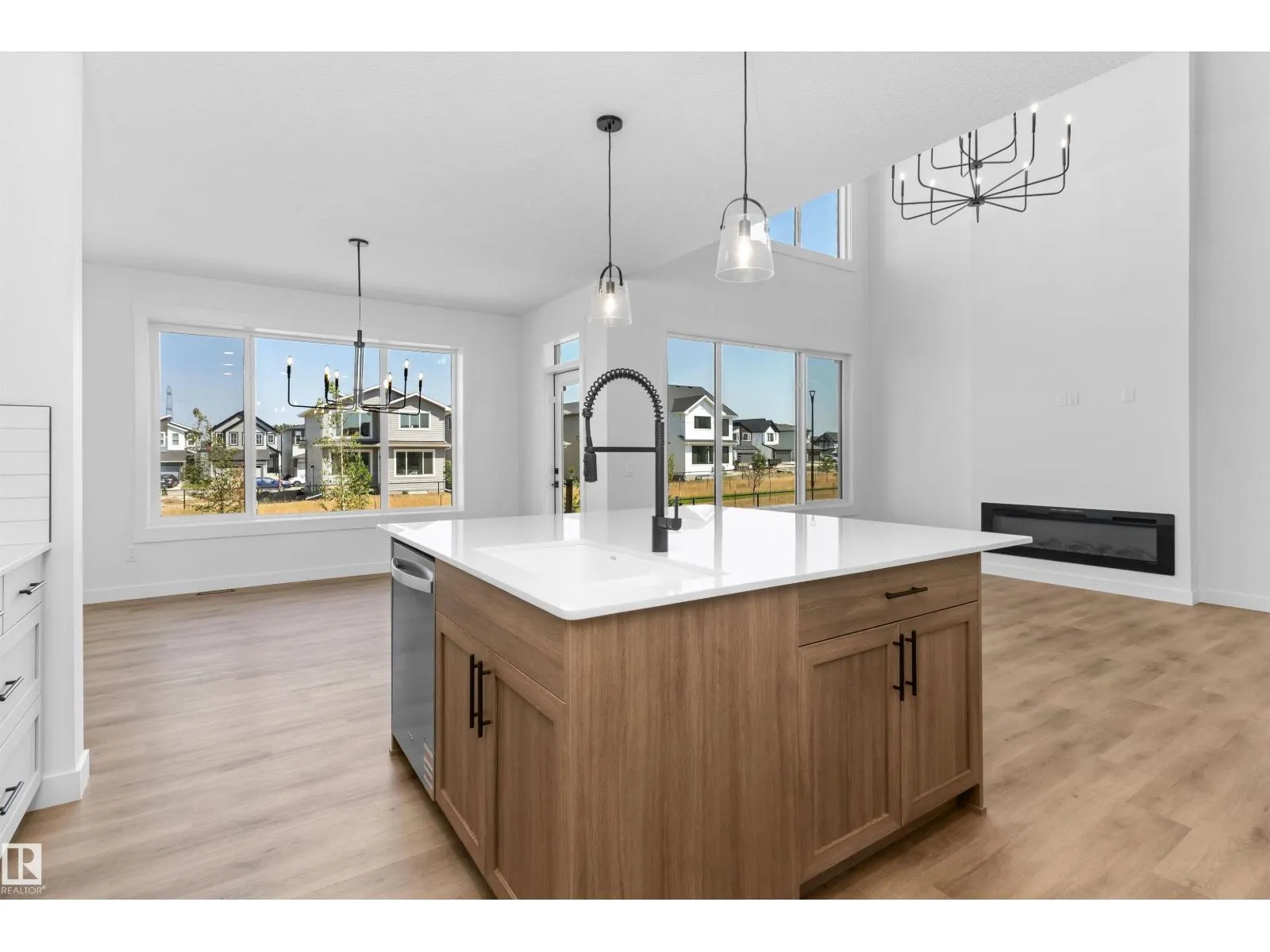 2224 5 AV NW