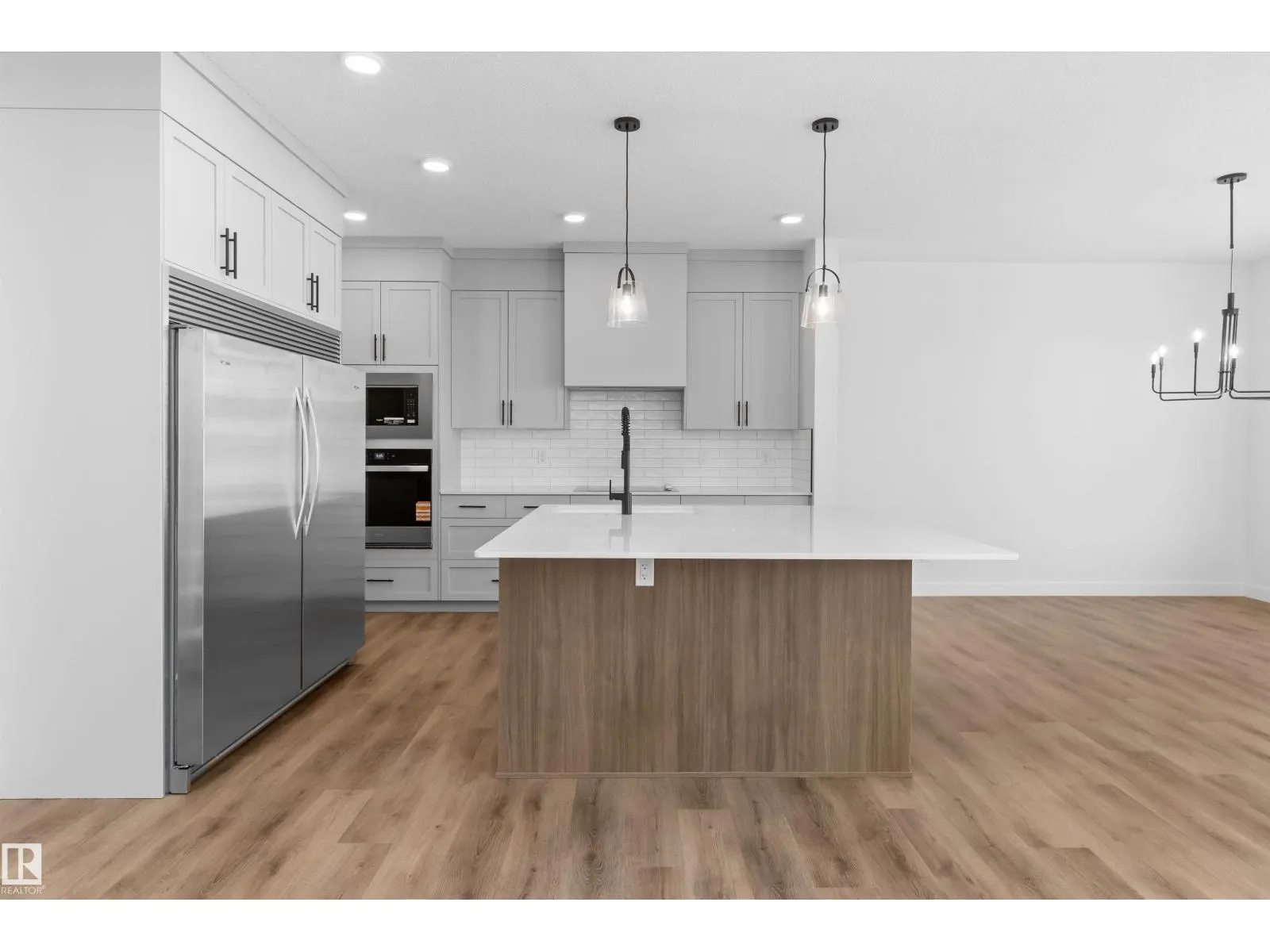 2224 5 AV NW