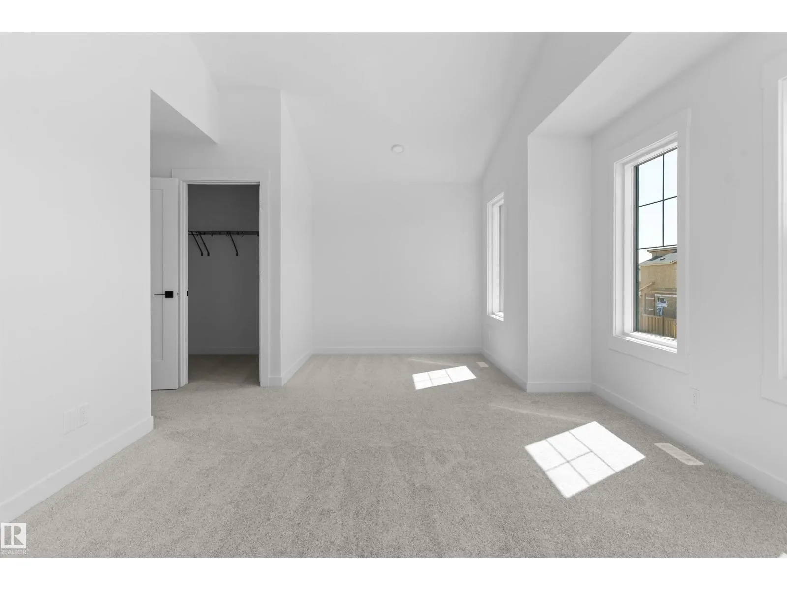 2224 5 AV NW