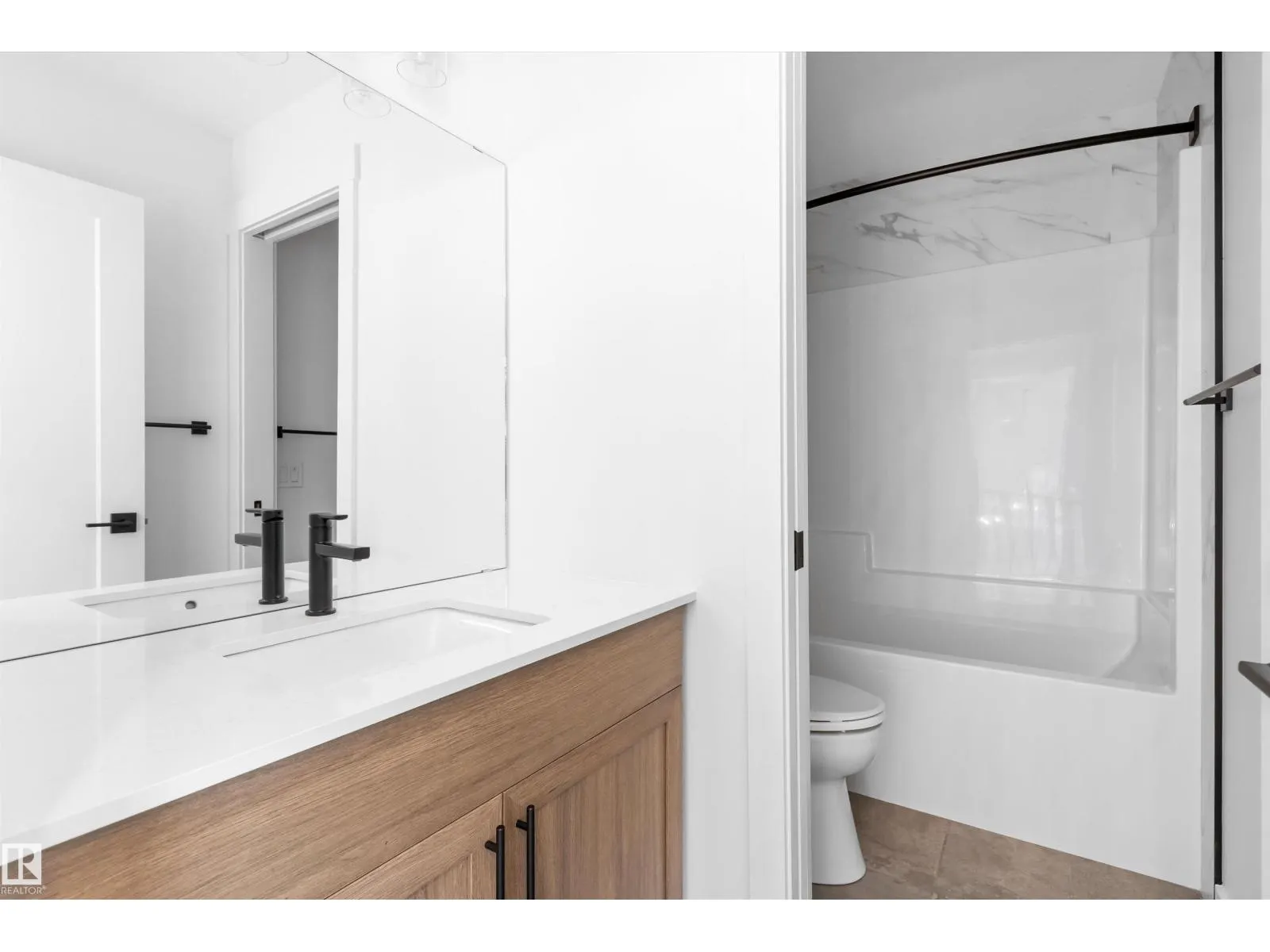 2224 5 AV NW