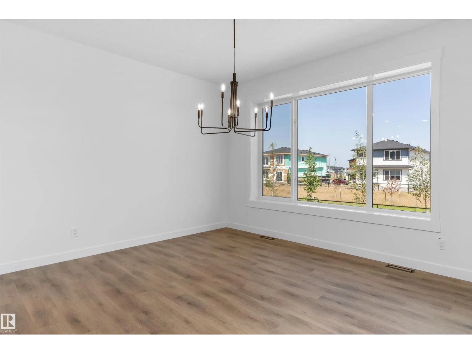 2224 5 AV NW