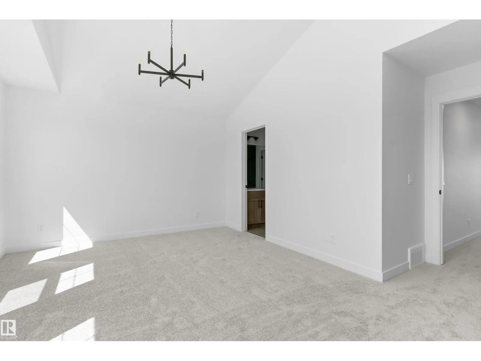 2224 5 AV NW