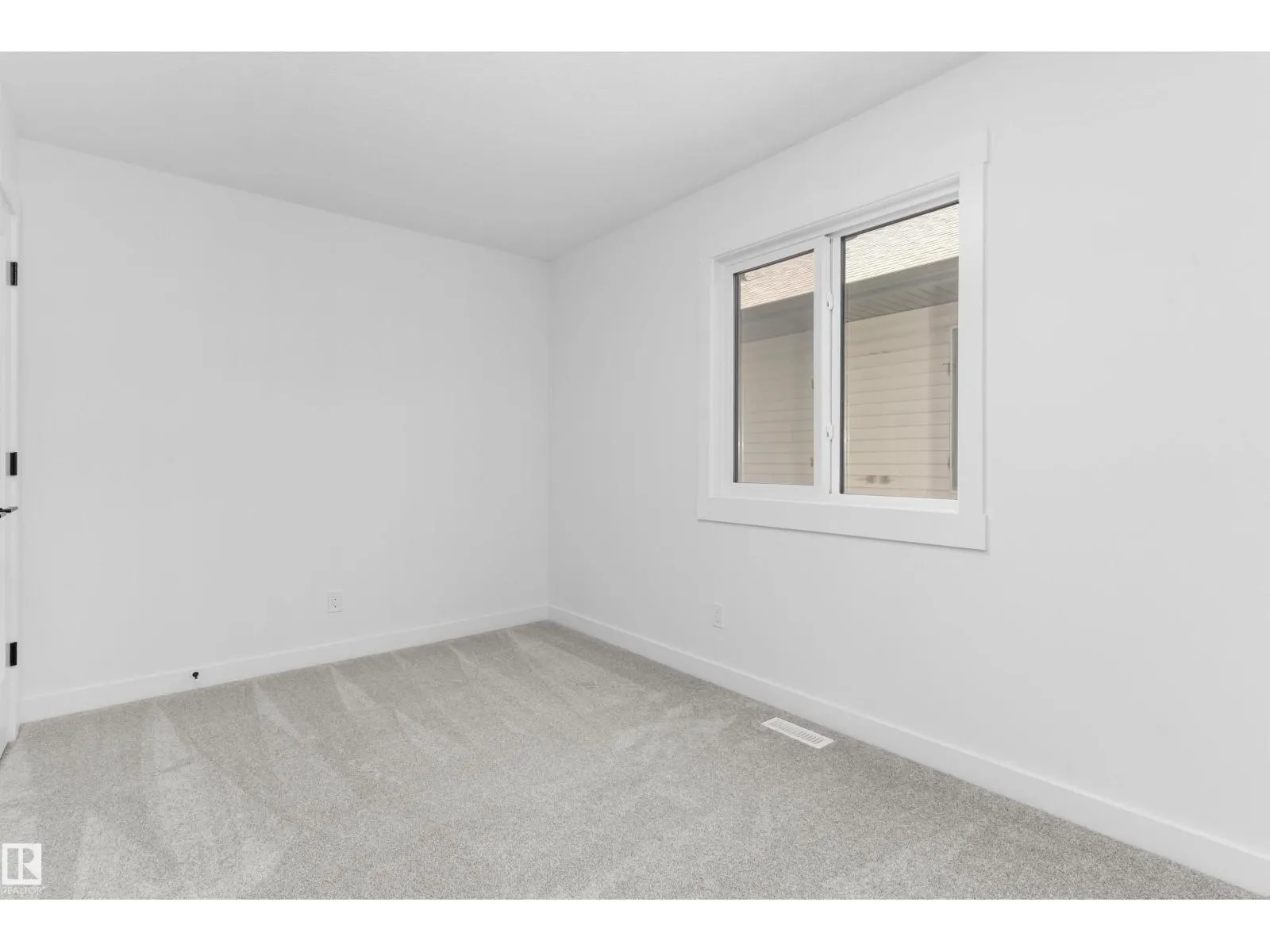 2224 5 AV NW
