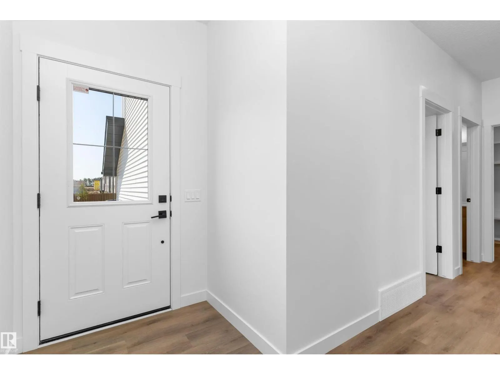 2224 5 AV NW