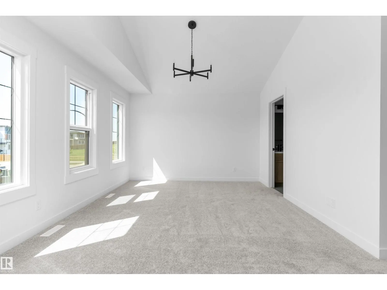 2224 5 AV NW