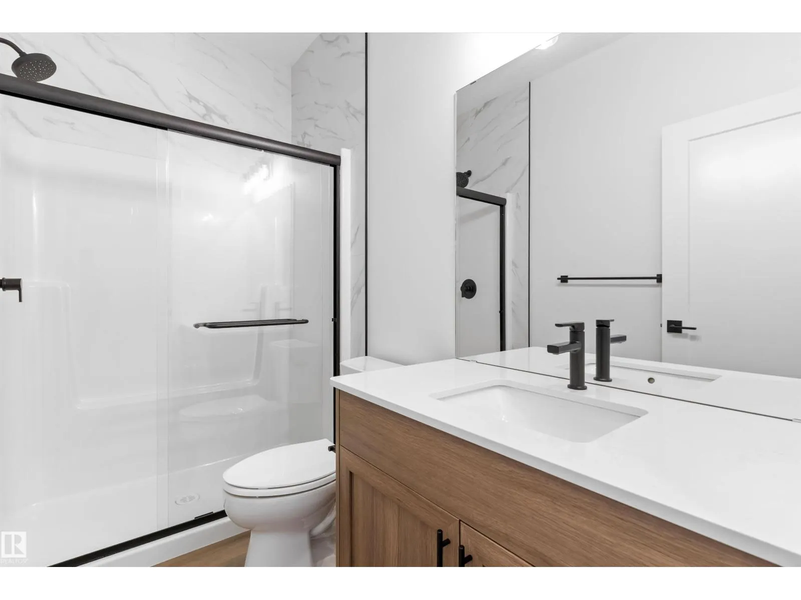 2224 5 AV NW