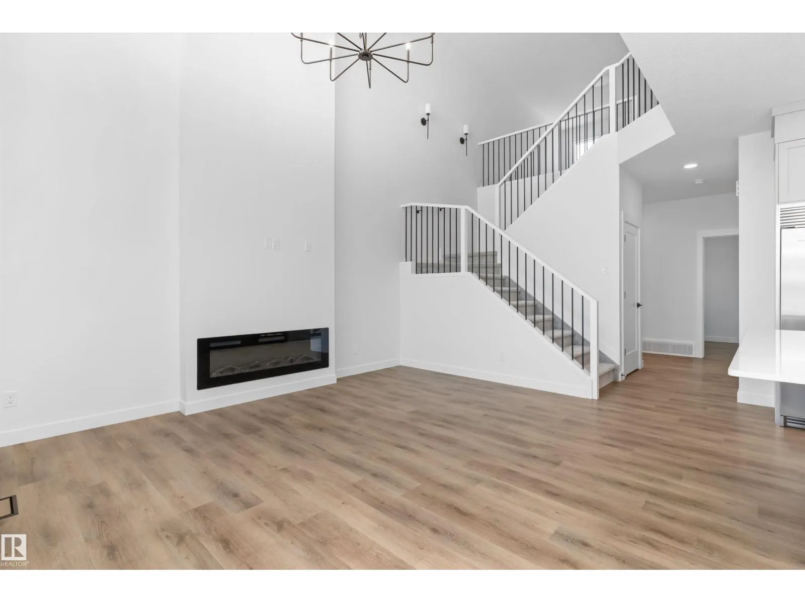 2224 5 AV NW